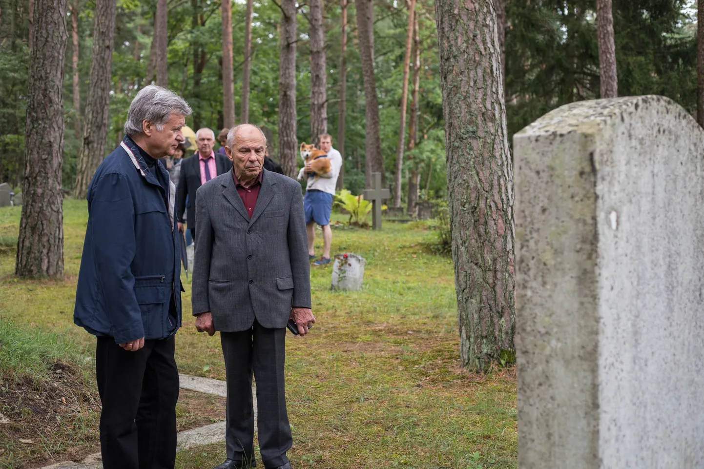 Teise maailmasõja alguses märgilise tähendusega sündmuse tähistamisel osales Vene Föderatsiooni suursaadik Aleksandr  Petrov. Fotol koos sõjaväepensionär Leonid Kušnarjoviga.