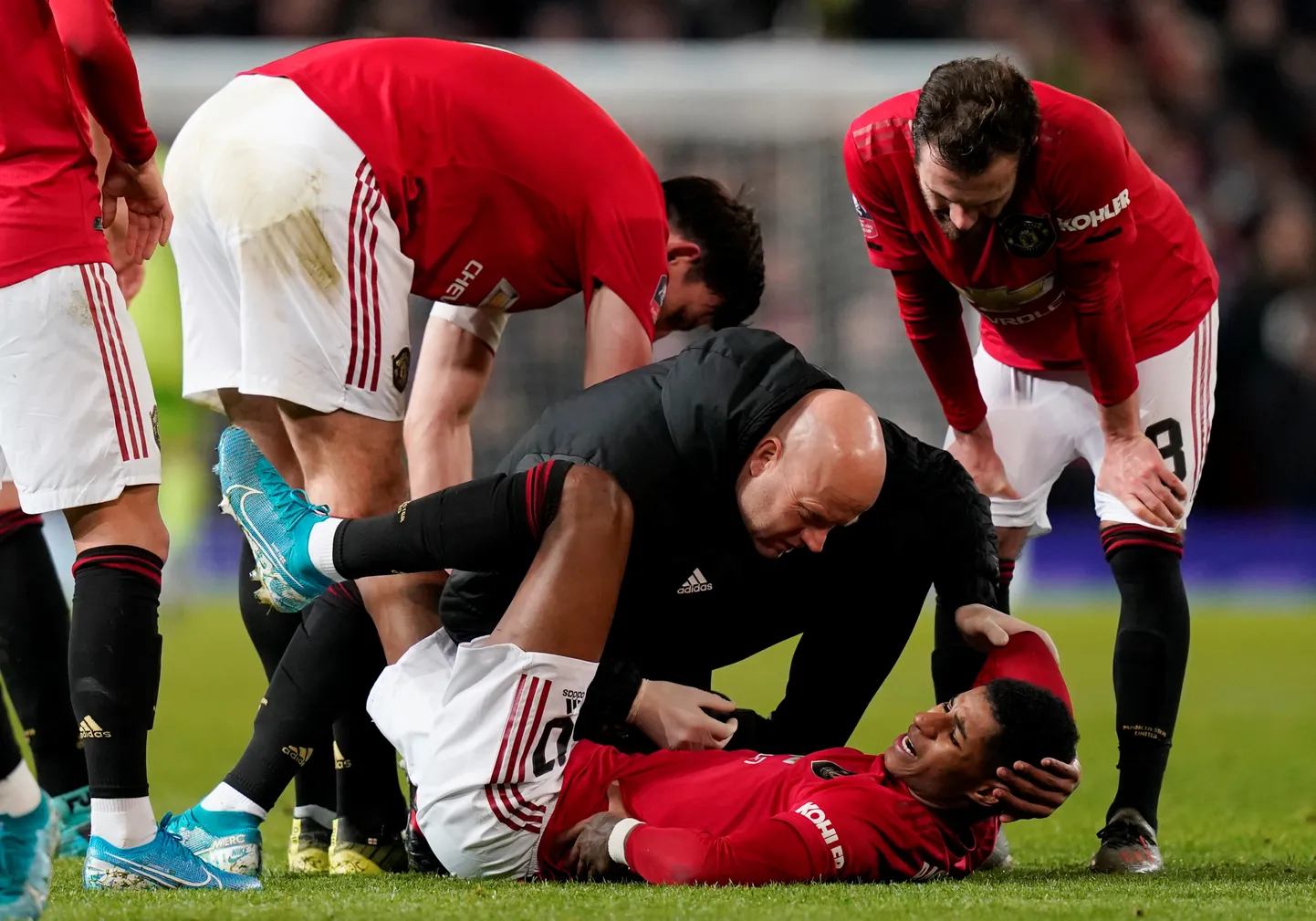 Marcus Rashford sai vigastada.