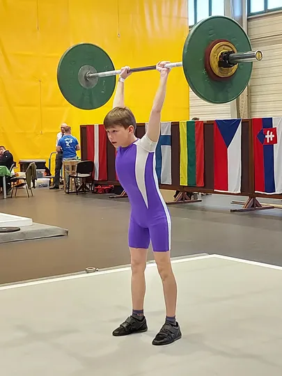 SK Vargamäe tõstjad võistlesid Budapestis. Daniel Purk tõukas 43 kg.