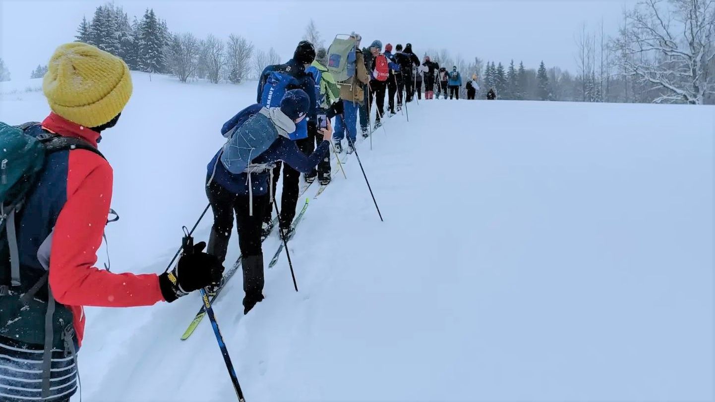 Mitukümmend inimest startisid Võrumaalt, et vallutada 20 Eestimaa kõrgeimat tippu.