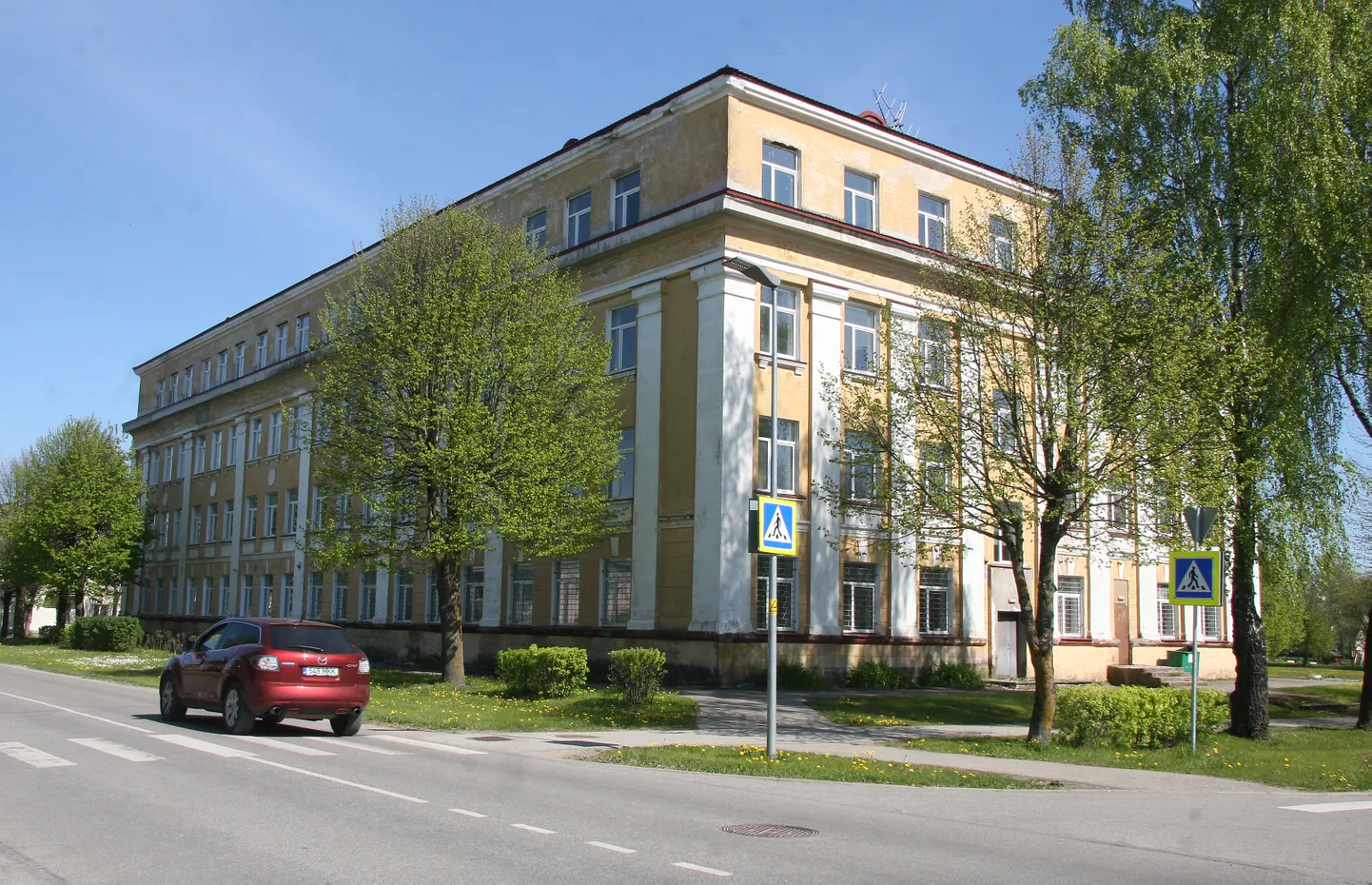 Vana kooli saatus on taas küsimärgi all.