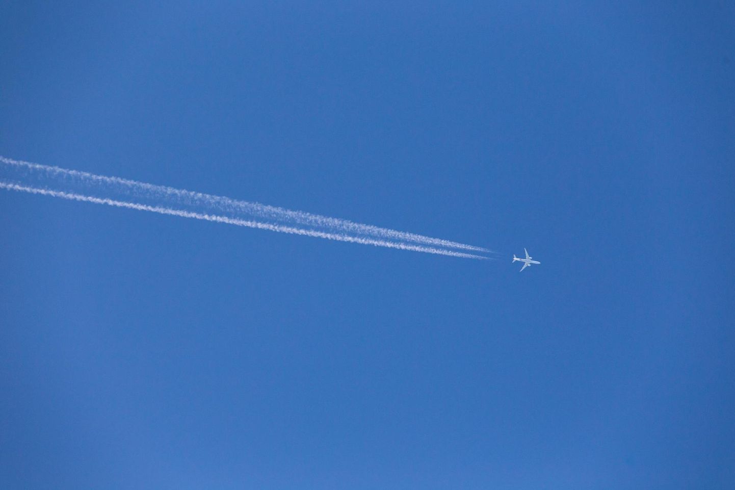 Joonpilved ehk kondensjäljed on tavalised pilved, mis võivad tekkida õhusõiduki lendamise mõjul kahel moel.
