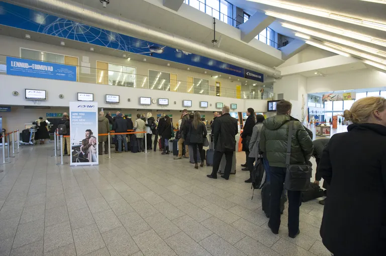 Adria Airways check-in'i järjekord pärast kella 12 Tallinna lennujaamas.
Foto: