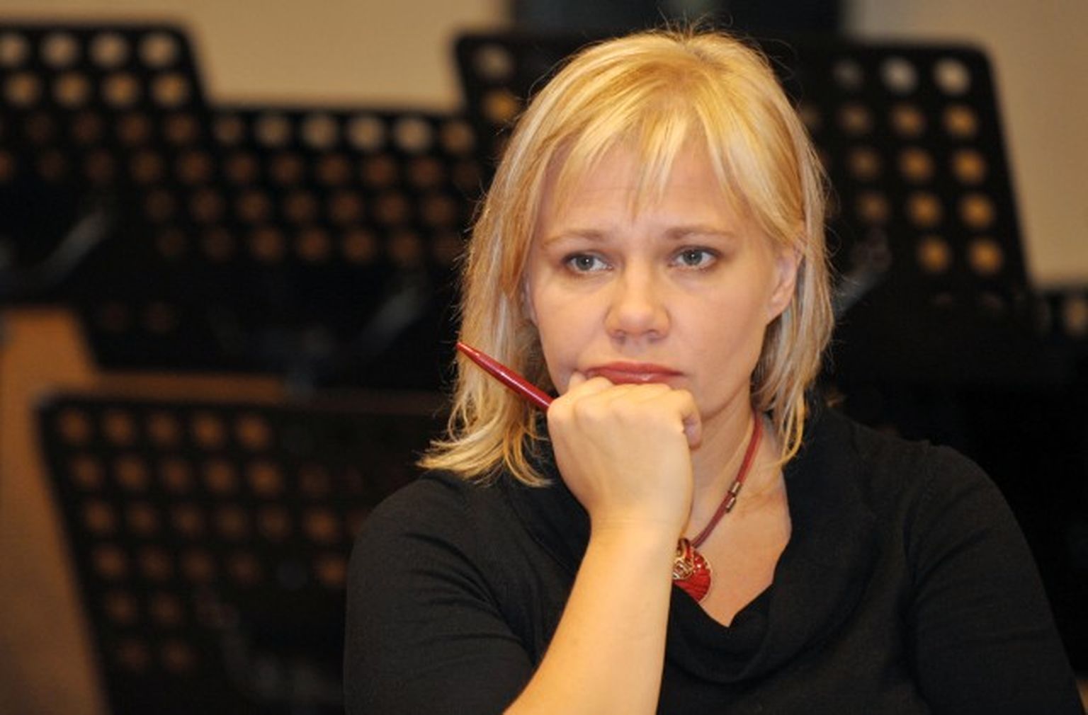 LTV kultūras raidījumu satura vadītāja Daina Markova piedalās Nacionālās radio un televīzijas padomes rīkotajā diskusijā par vardarbības atspoguļojumu televīzijas programmās.
