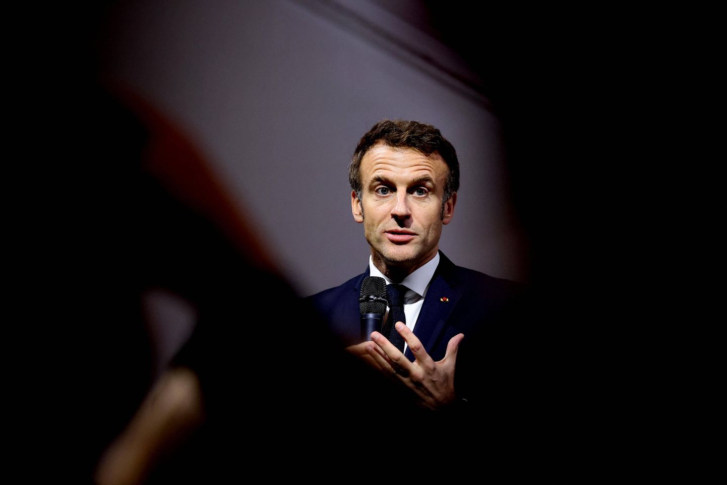 Prantsusmaa president Emmanuel Macron teatas, et lääs peaks kaaluma, kuidas rahuldada Venemaa vajadust julgeolekutagatiste järele, kui president Vladimir Putin nõustub läbirääkimistega Ukraina sõja lõpetamise üle.