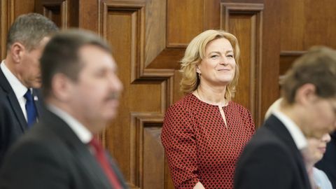 Trīs partijas vienojas par sadarbību jaunas valdības izveidē