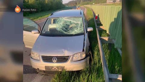 VIDEO ⟩ Paziņa pārdod uz sievietes vārda reģistrētu automašīnu. Policija krimināllietu neierosina