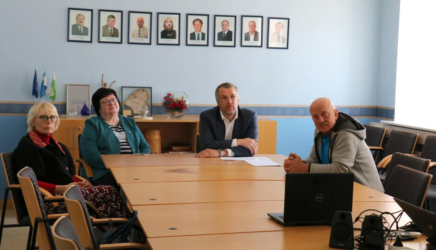 Väike-Maarja valla esindajad kõnelesid peaminister Jüri Ratasega Skype&#39;i vahendusel eriolukorrast ja selle õppetundidest.