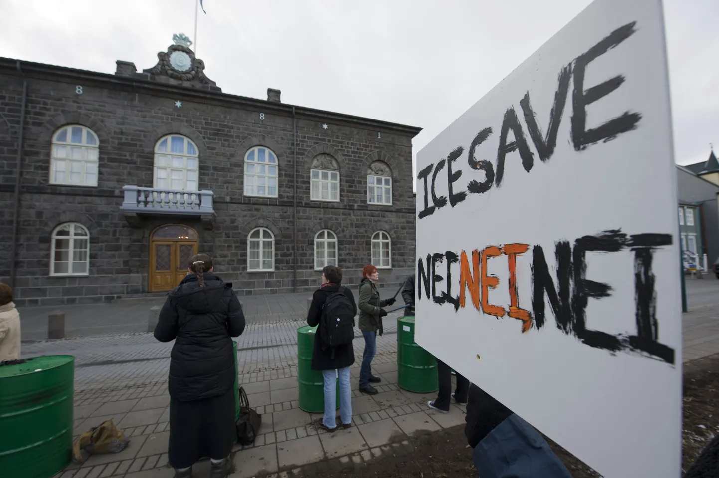 Islandlased protestisid veebruaris brittidele ja hollandlastele raha tagasimaksmise vastu.