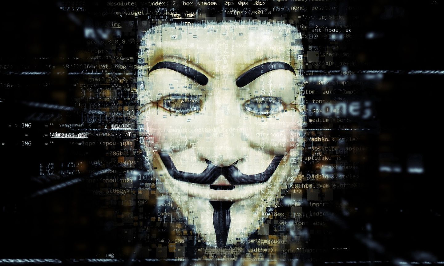 FSB poolt suurimate ründajate seas nimetatud Anonymous on rahvusvaheline häktivistide liikumine, mis kasutab oma sümbolina sellist Guy Fawkesi maski.
