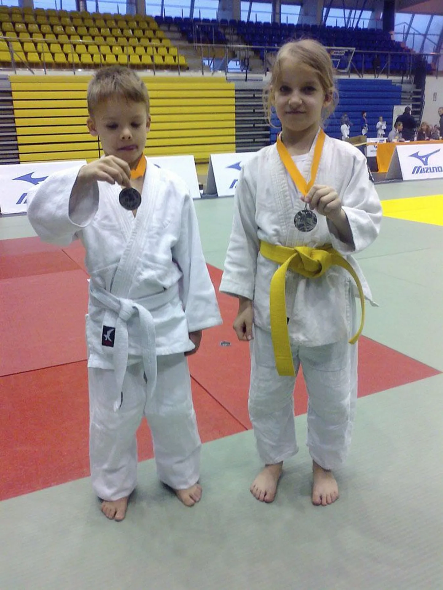 Kolmest Rakvere noorteetapil kaasateinud judokast kaks, Geron Vidder ja Anete Ots, tõid koju hõbemedali.