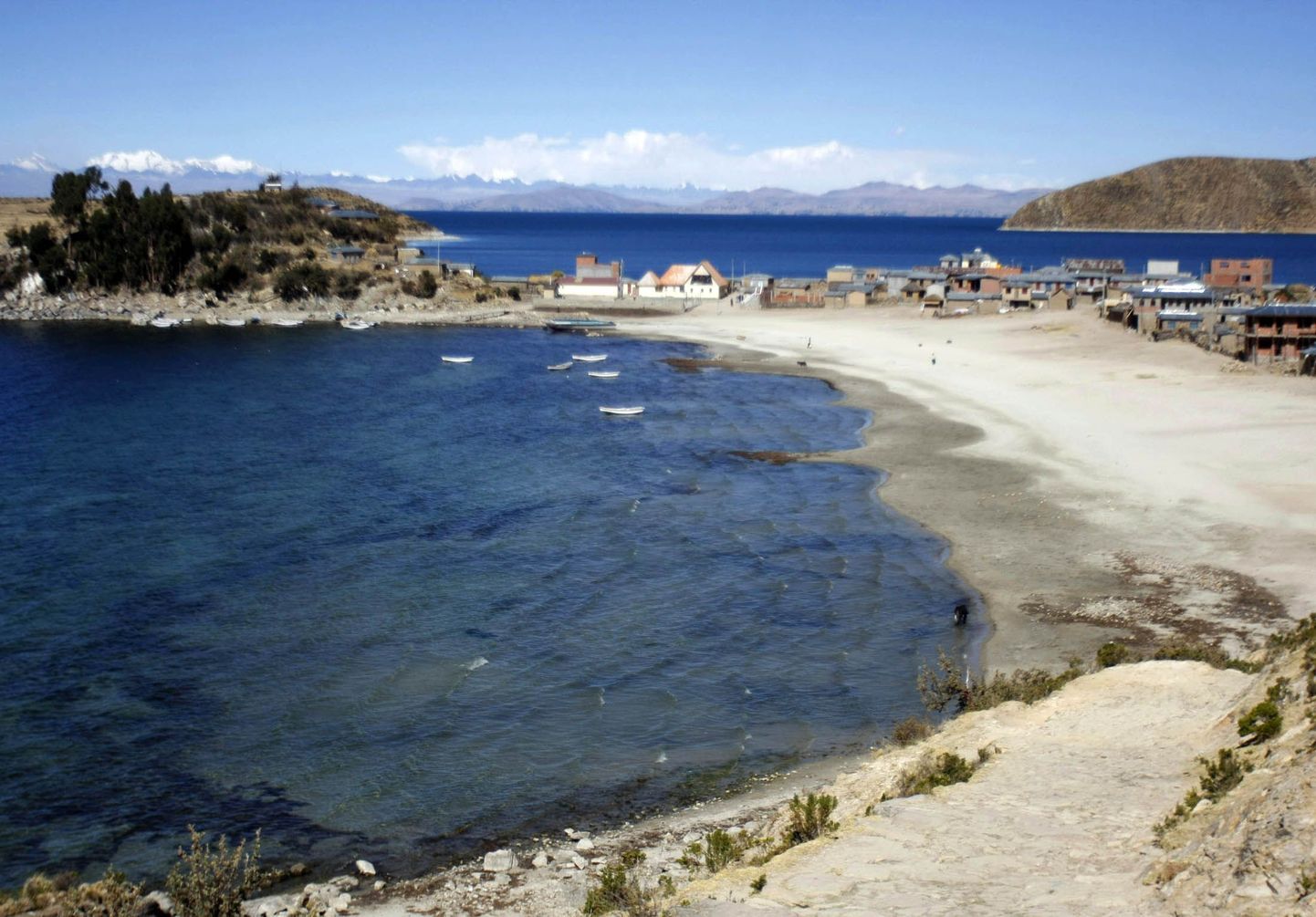 Suni saare Challa Pampa sadam Titicaca järvel.