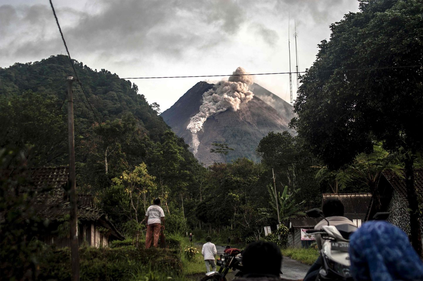 Indoneesias Jaava saarel asuv Merapi vulkaan 27. jaanuar 2021.