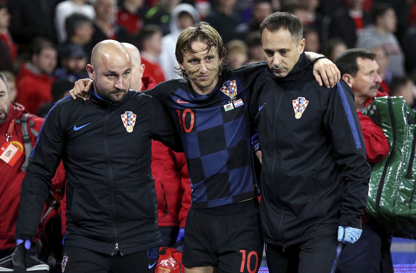 Лука Модрич получил травму в матче отбора Евро-2020 Уэльс - Хорватия