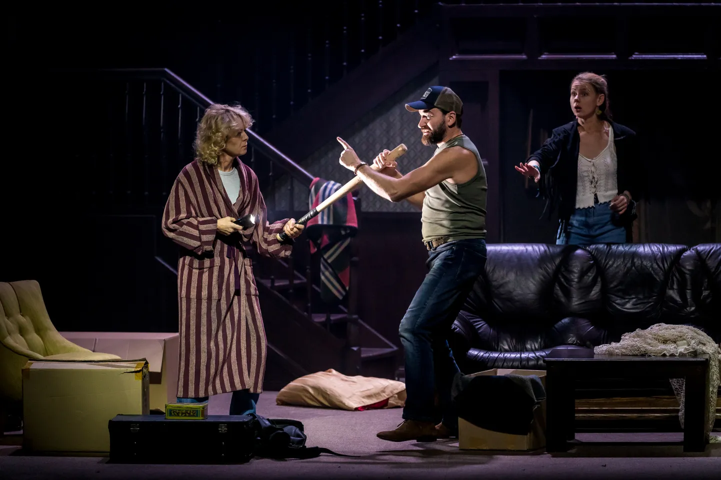 Rakvere Teatri uuslavastus „Tsikaadide aeg” on tormiline perekonnadraama, mille ühes keskses rollis Ülle Lichtfeldt.