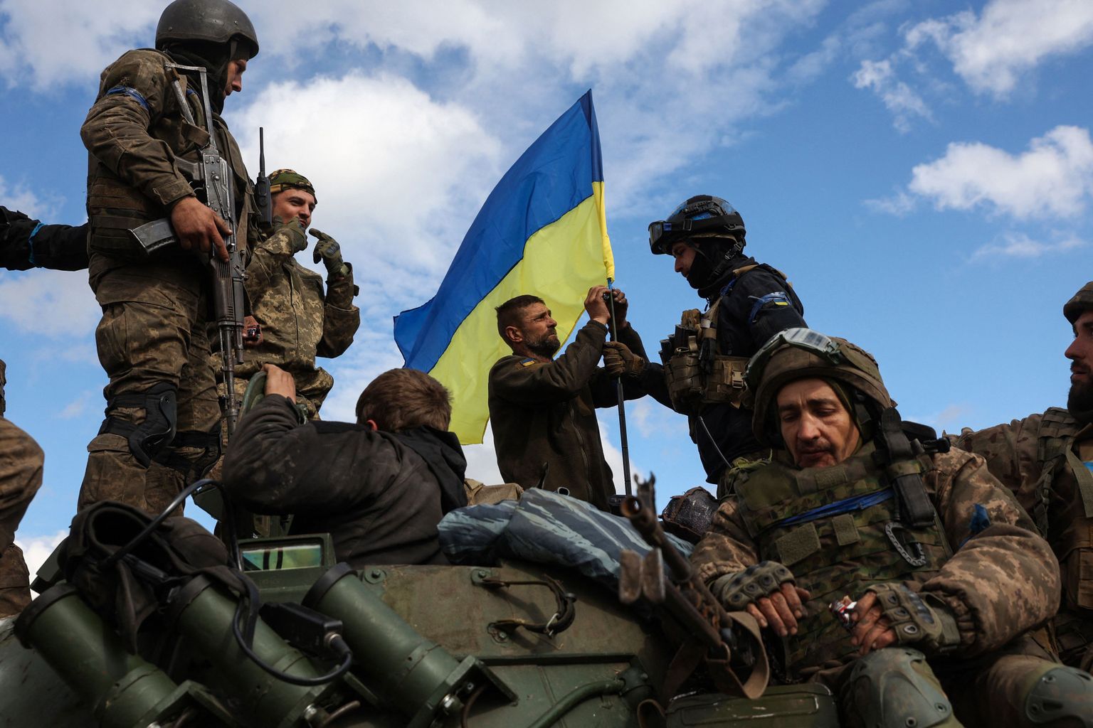 Ukraņu karavīri pēc Limanas atbrīvošanas no okupantiem.