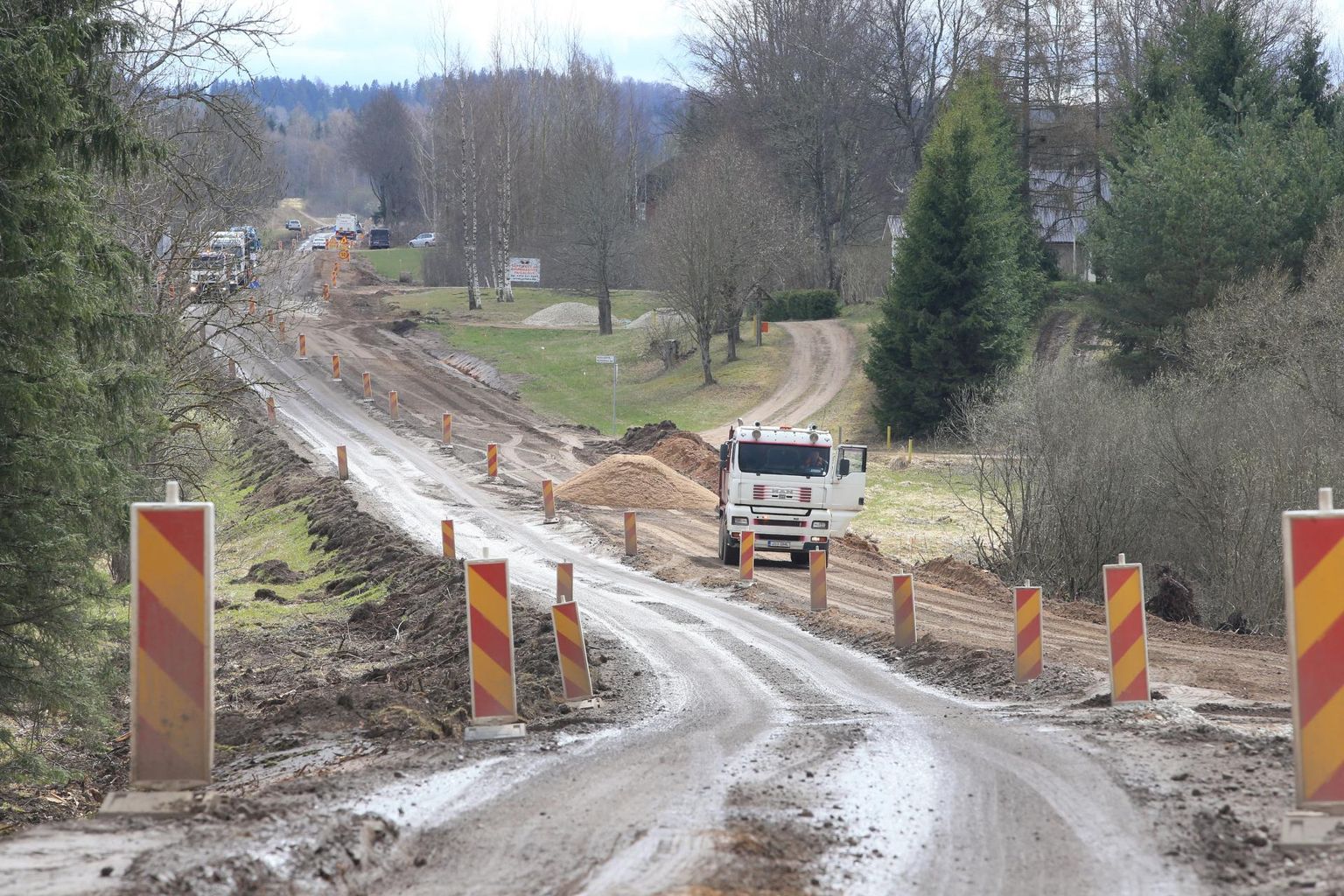Tartu-Otepää-Sangaste teel käib suur remont, mille käigus valmib sügiseks oma tee ka kondimootori jõul liiklejatele.