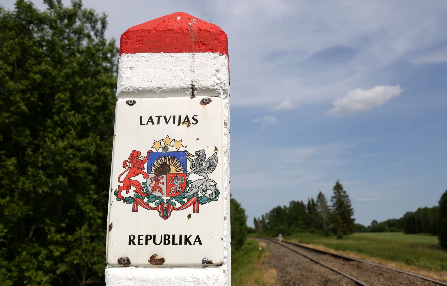 Robežstabs uz Latvijas un Lietuvas robežas pie nepabeigtā sliežu ceļa Reņģe-Mažeiķi. Ilustratīvs attēls.