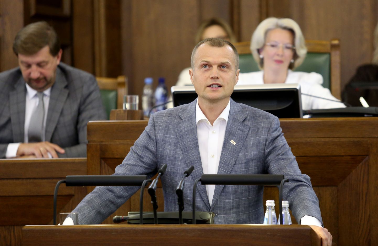 Saeimas deputāts Ivars Zariņš uzstājas debatēs Saeimas ārkārtas sēdē, kurā notiek jauna Valsts prezidenta vēlēšanas.