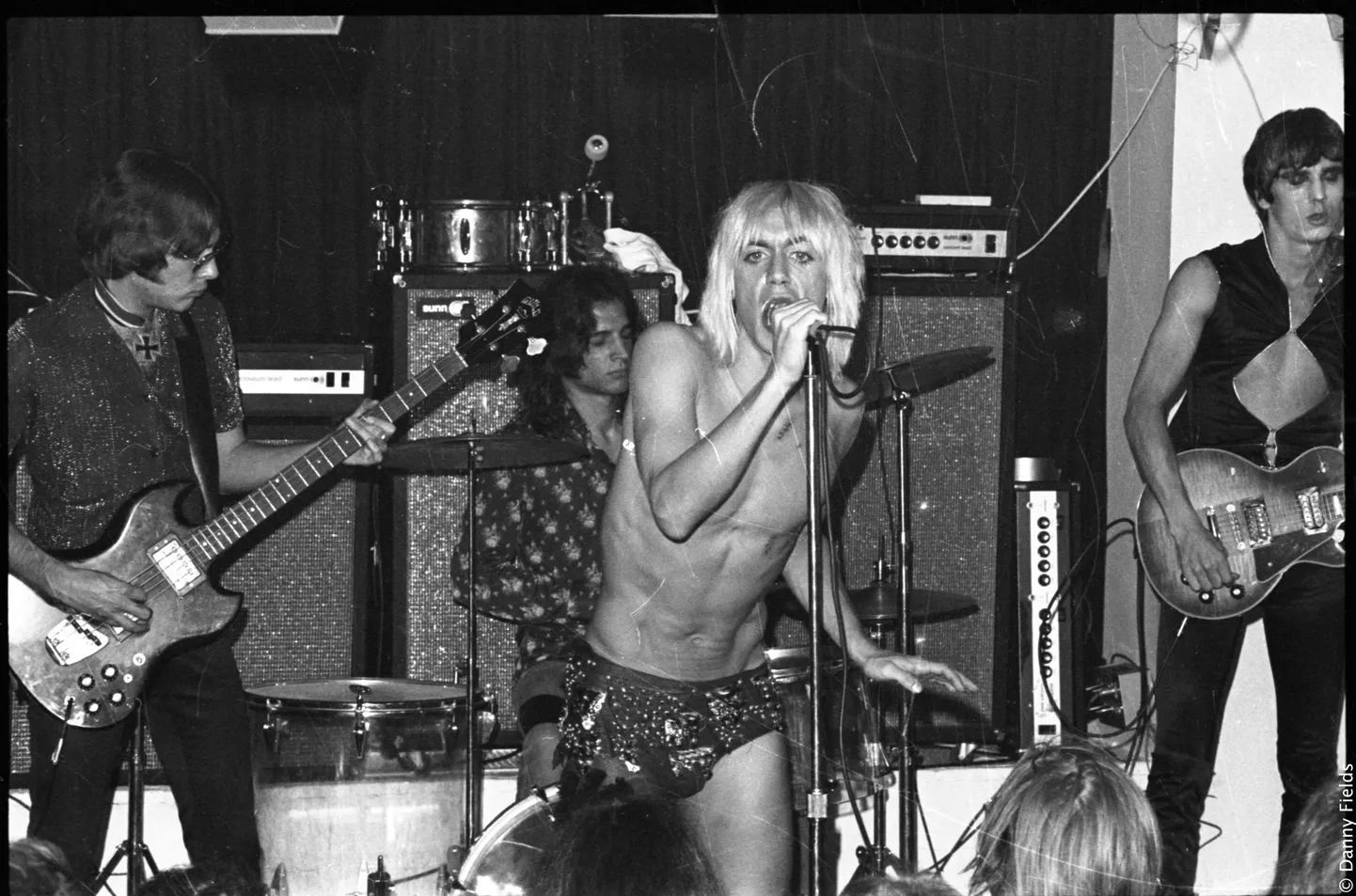Iggy Pop ja The Stooges aktsioonis.