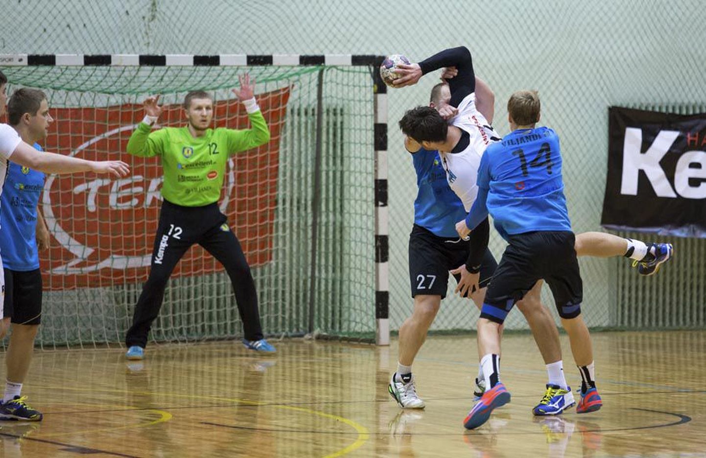Viljandi HC meeskond mängis üleeile võõrsil HC Kehra / Horizon Pulp & Paperi esindusega 28:28 viiki.