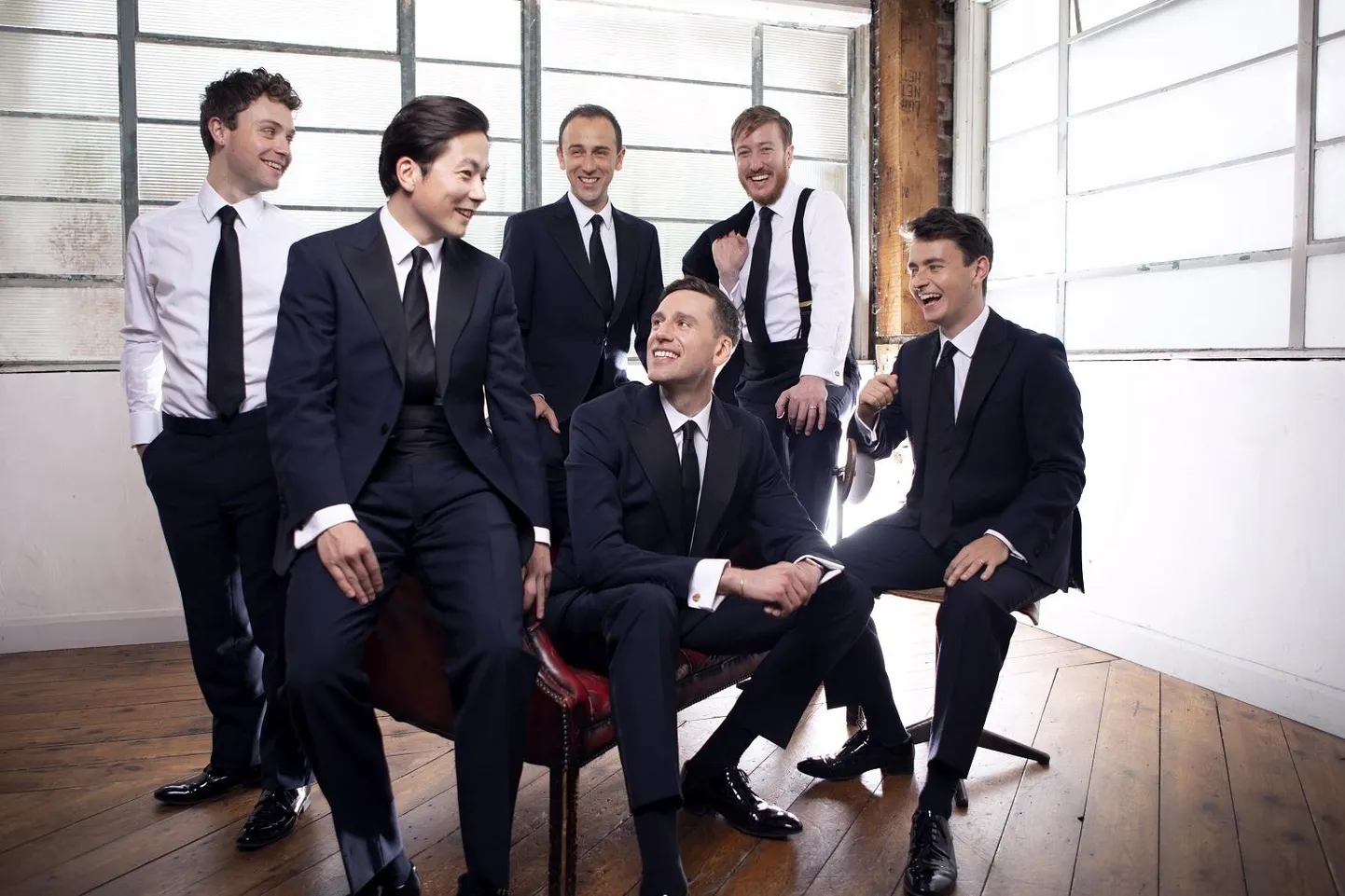 Ansambel esineb koosseisus Patrick Dunachie ja Edward Button (mõlemad kontratenorid), Julian Gregory (tenor), Christopher Bruerton ja Nick Ashby (mõlemad baritonid) ning Jonathan Howard (bass).