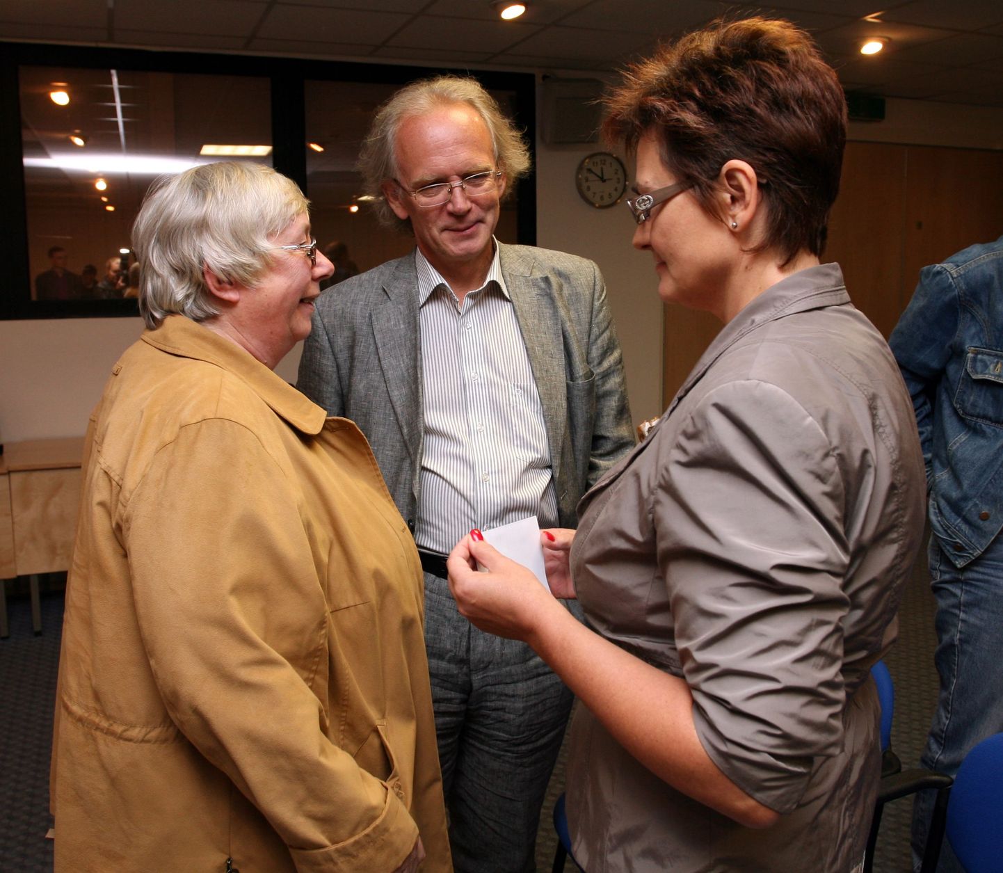 Eiki Nestor koos Marju Lauristini ja Katrin Saksaga sotsiaaldemokraatliku erakonna volikogul.