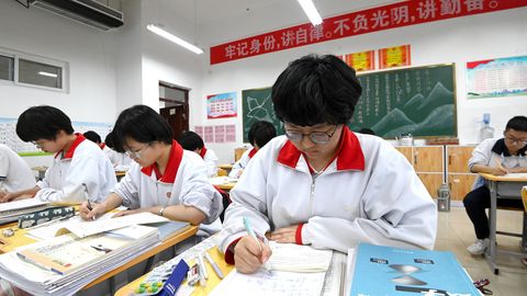 Hiinas algasid ajaloo suurimad kõrgkoolide sisseastumiseksamid