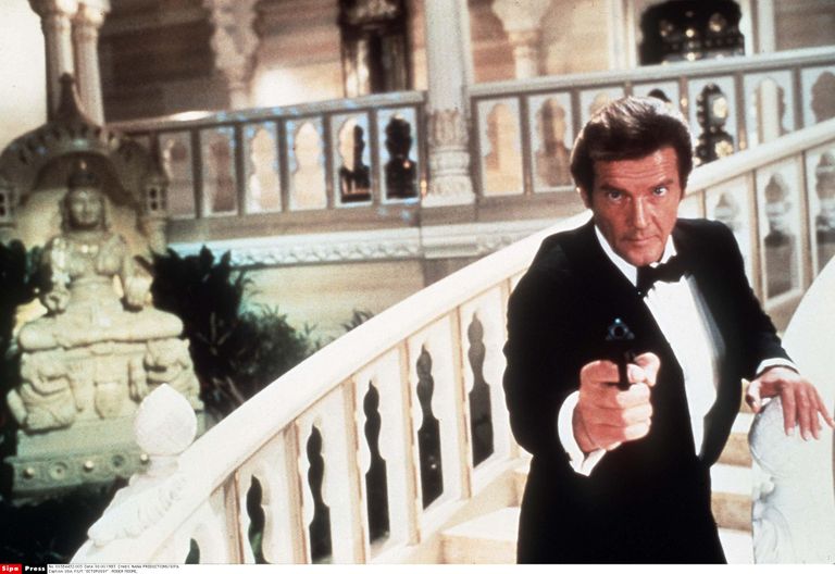 Roger Moore filmis «Octopussy»