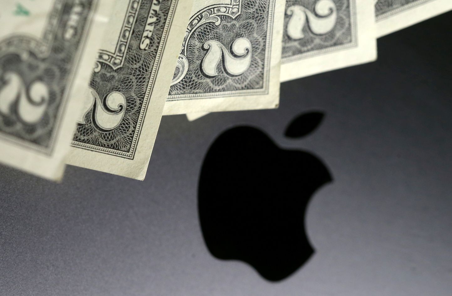 Maailma kõige kallimate brändide edetabeli esikohale kerkis pärast mitmeid aastaid taas Apple.