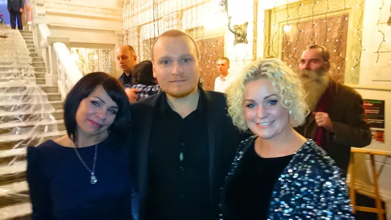 Kõige karmim kohtunik Sergei Safronov ütles pärast tulemuste teatavaks tegemist, et ootab Marilyni saatesse tagasi. Pildil koos Marilyni ema Inta Kerroga.