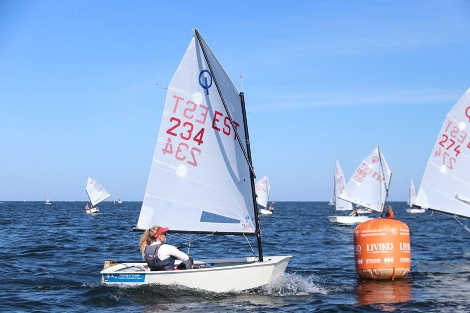 Viimast hooaega Optimistil purjetav Angeliina Maria Isabel Õunap võitis Lohusalu regatil teise auhinna.