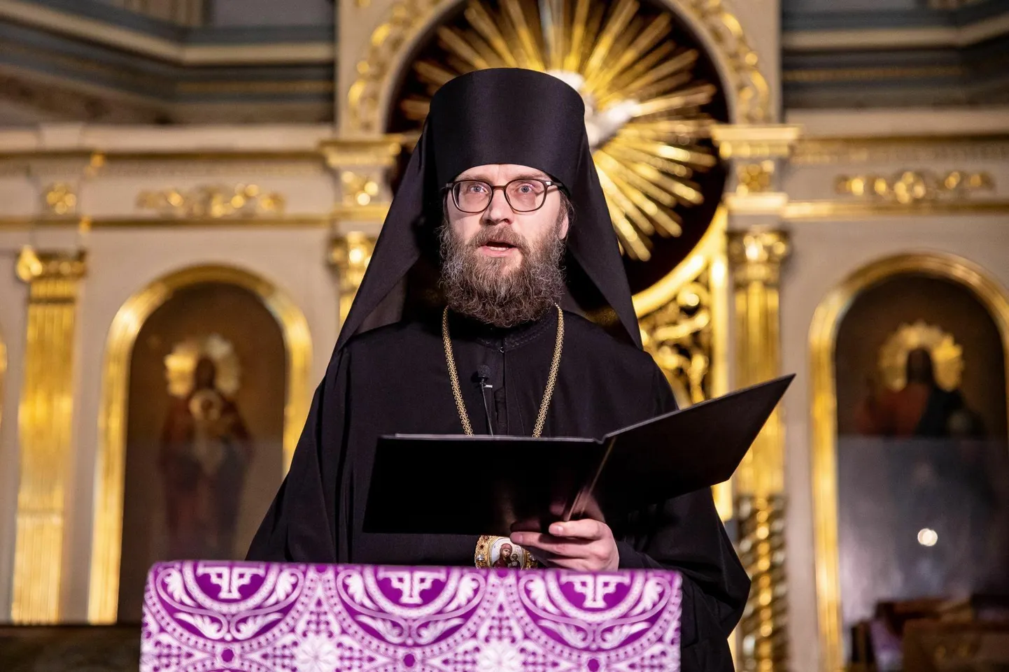 Piiskop Daniel ütles, et MPEÕK on eraldiseisev, kuid samas pole kirik nõus Moskva alt lahkuma.