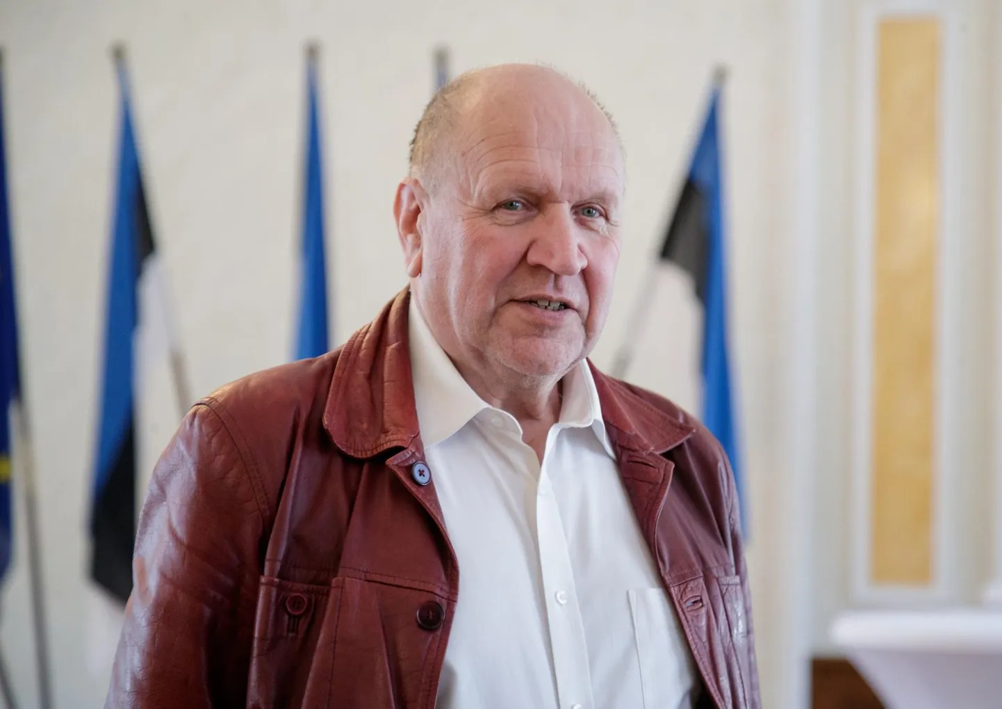 Mart Helme riigikogu valges saalis.