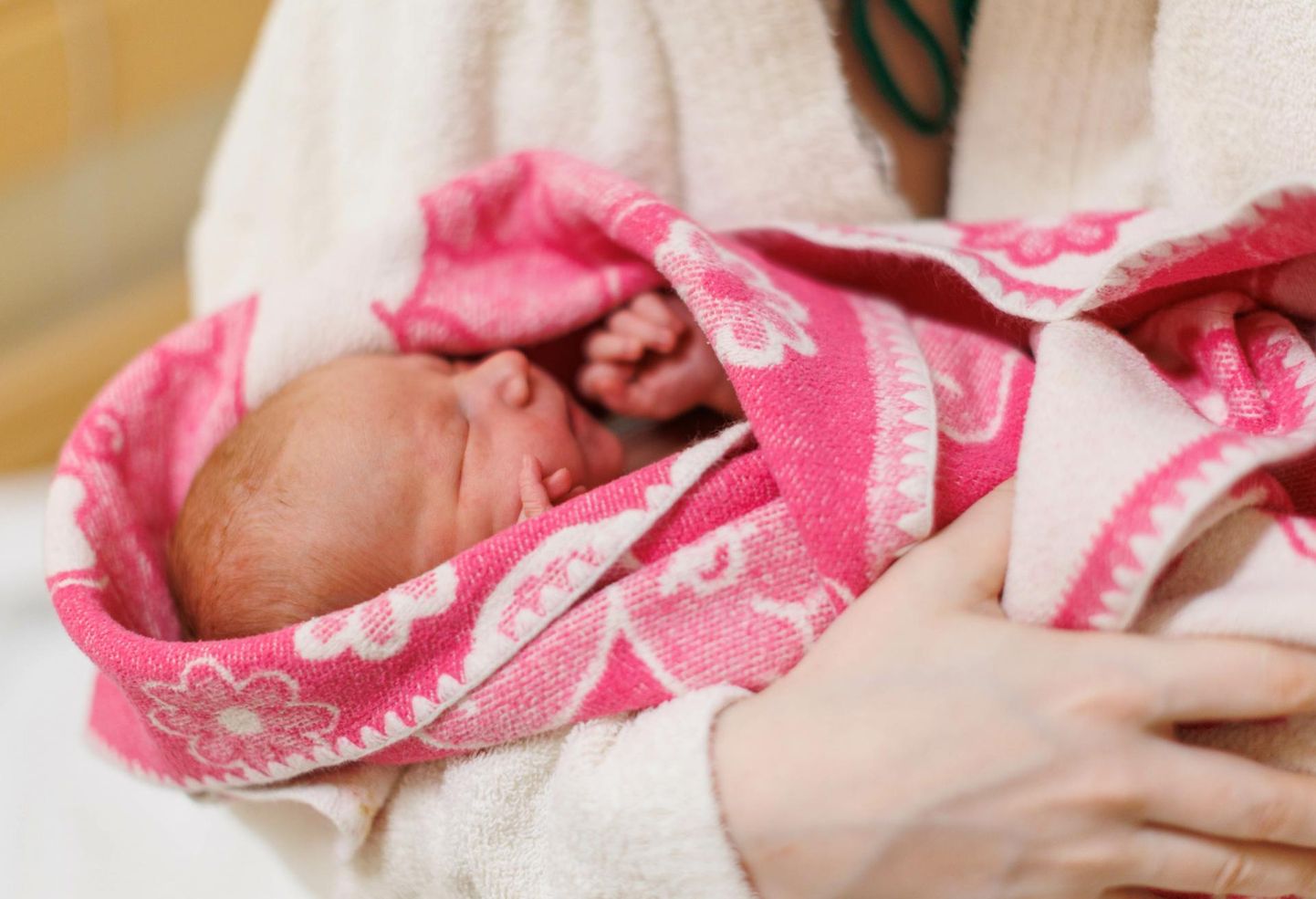 2. jaanuaril kell 13.42 tuli ilmale Lõuna-Eesti haigla tänavune esimene laps, 3245 grammi kaalunud ja 49 cm pikk tüdrukuke.