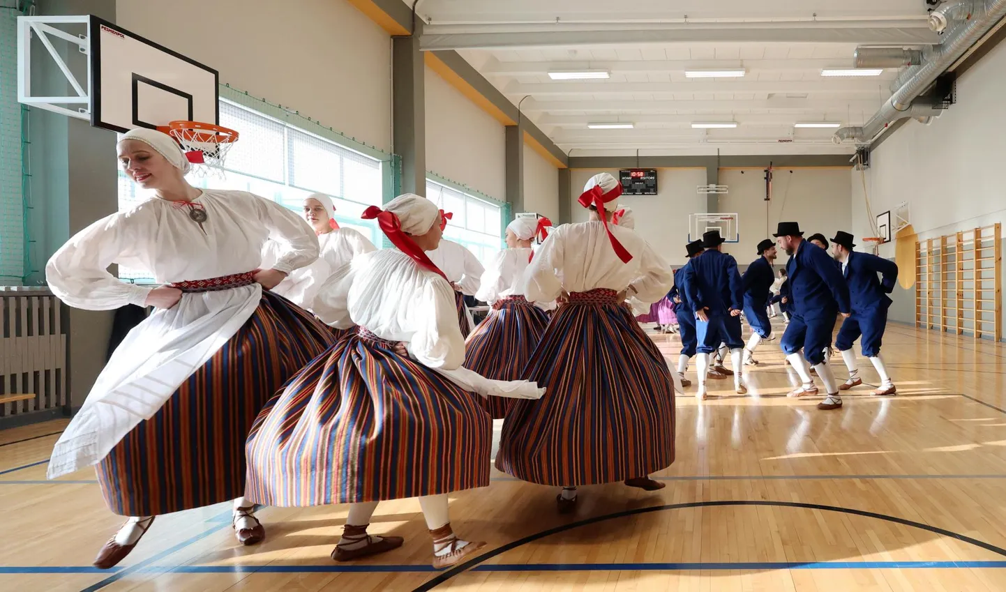 Tartu-Voore segarühmade esimene eelproov korraldati veebruaris. See oli võimalus saada tagasisidet, et oma tehnikat ja samme otsustavaks ettetantsimiseks lihvida.