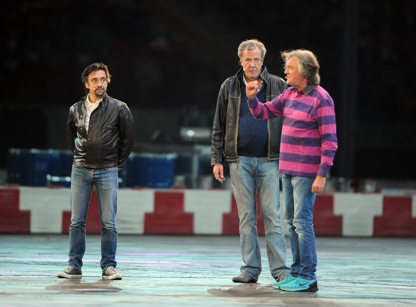 Vasakult: Richard Hammond, Jeremy Clarkson ja James May 24. oktoobril 2015 Poolas Varssavis filmimas oma saate «Top Gear» üht lõiku.