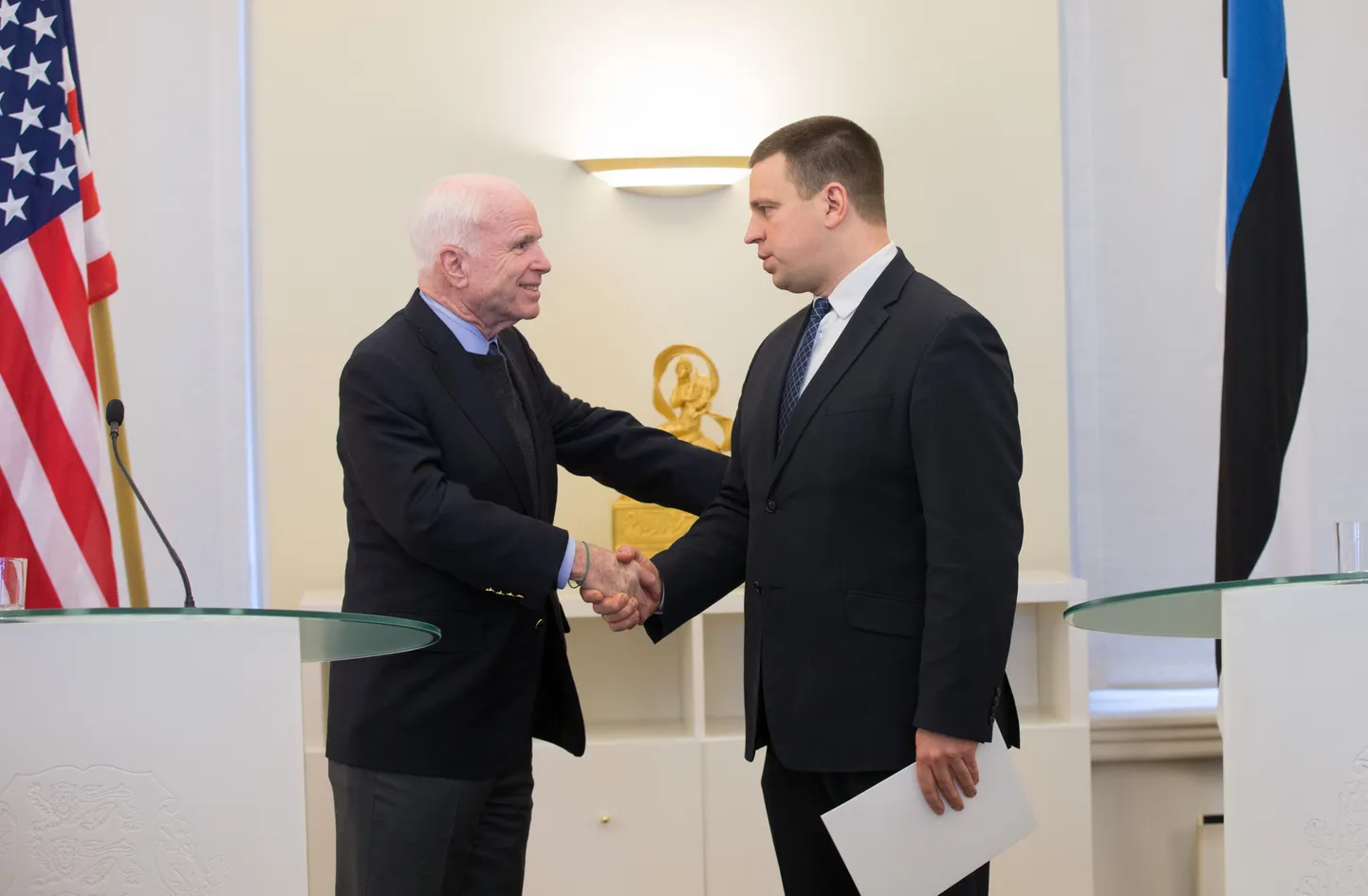 Viimati külastas John McCain Eestit mullu detsembril, mil ta kohtus ka Eesti peaministri Jüri Ratasega.