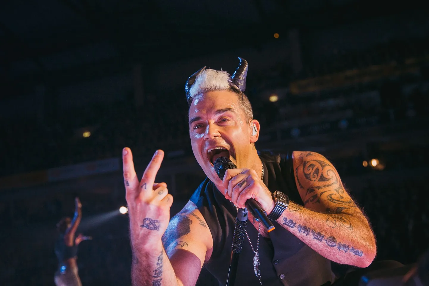 Robbie Williams möllas 6. aprillil Riias