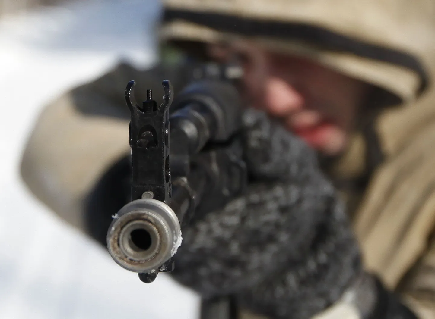 Vene armee otsib relvadega põgenenud sõdurit