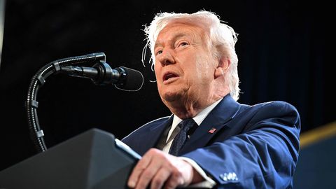 Tramps: Irāna lūgusi uguns pārtraukšanu