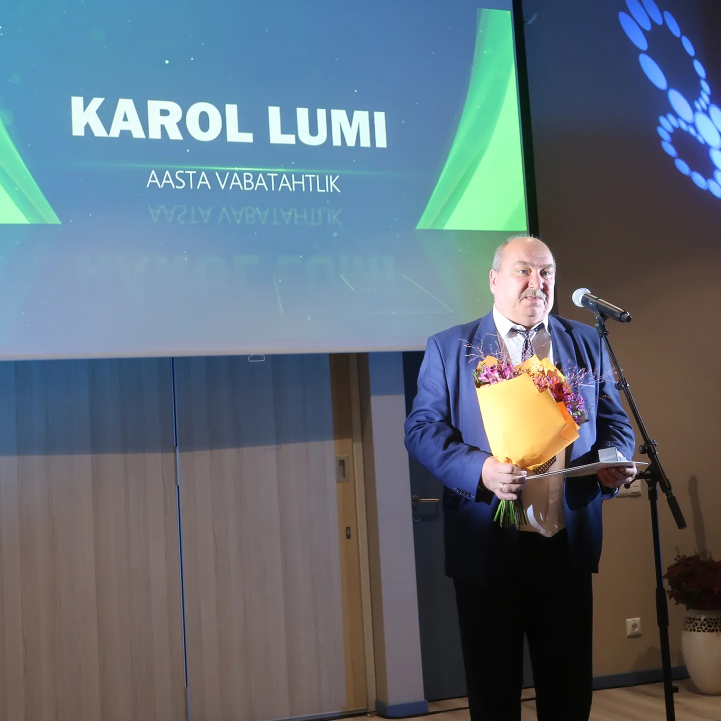 Läinud reedel võttis Saverna vabatahtliku päästekomando juht Karol Lumi vastu aasta
vabatahtliku tiitli.