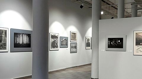 ARVUSTUS ⟩ Teoseid graafiku ja fotograafi kohtumiste teekonnalt