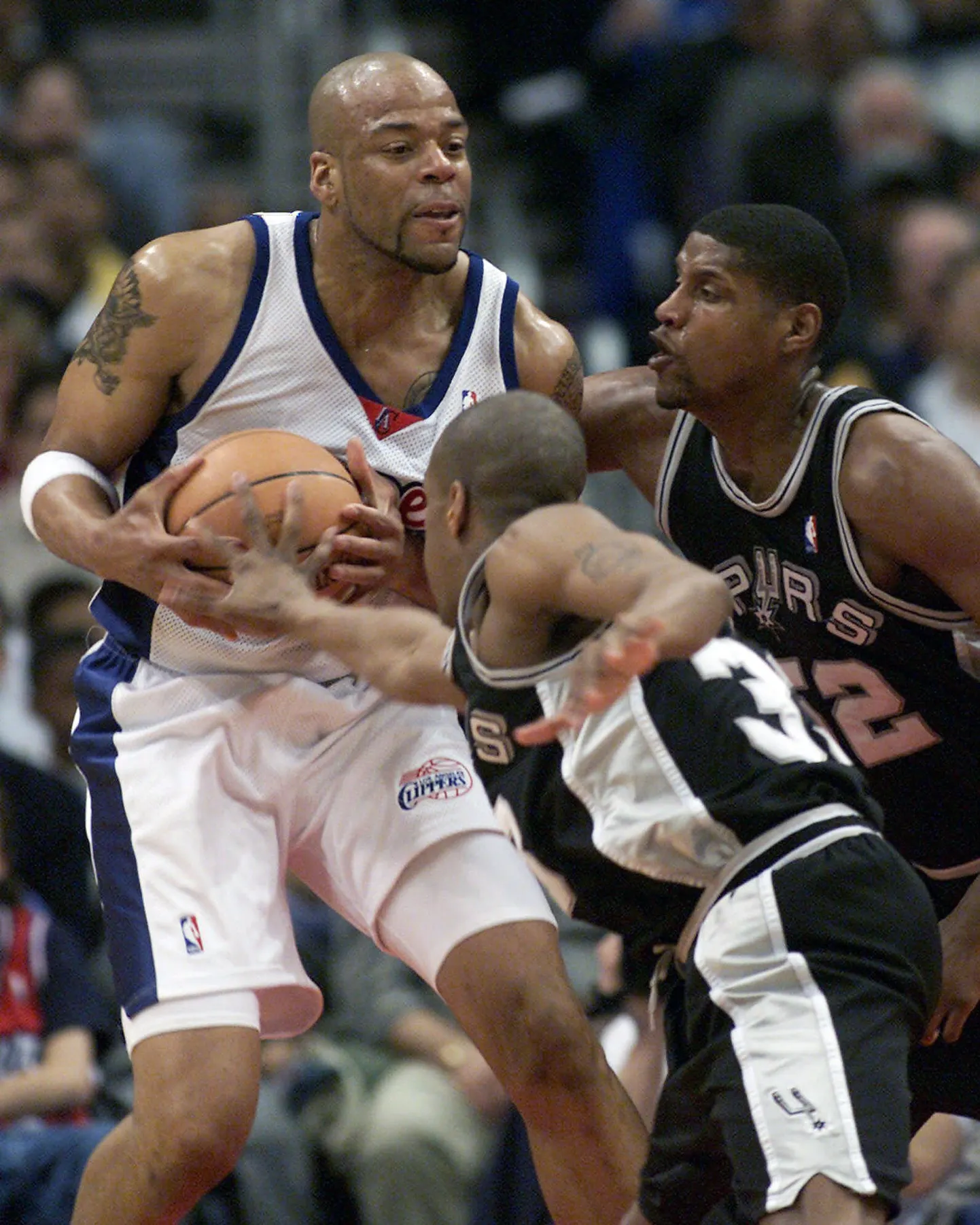 Sean Rooks (vasakul).