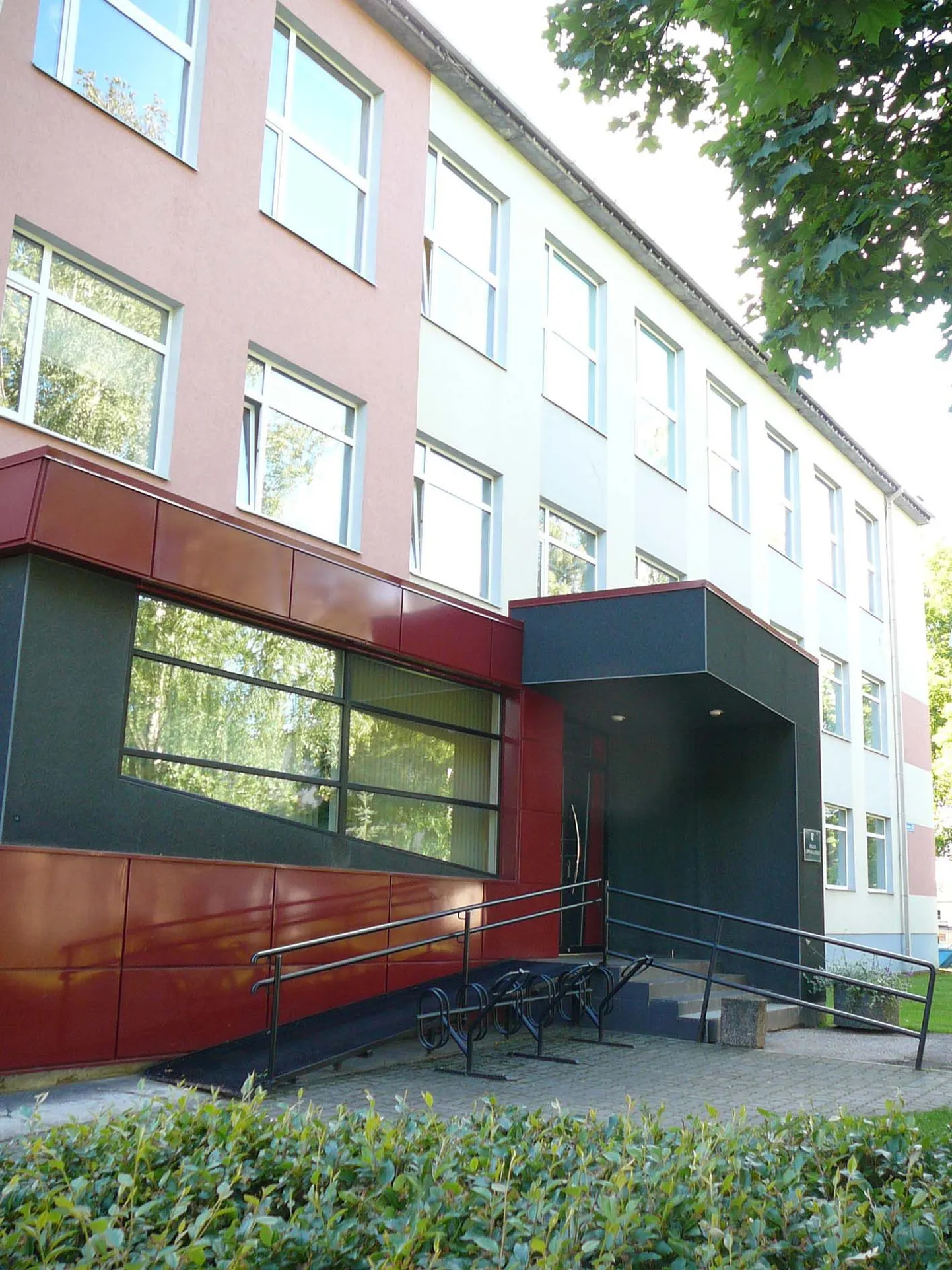 Valga vallavalitsuse hoone Puiestee tänaval.