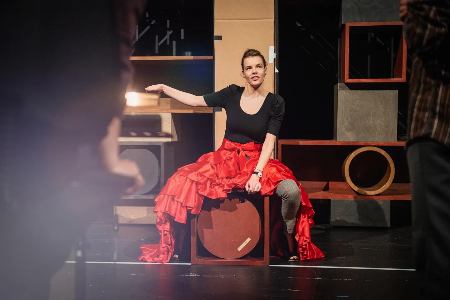 Kadi Jürgens astus Flandria Ooperi- ja Balletiteatri laval üles Maurice Raveli ooperis «Bolero / L'Heure espagnole»