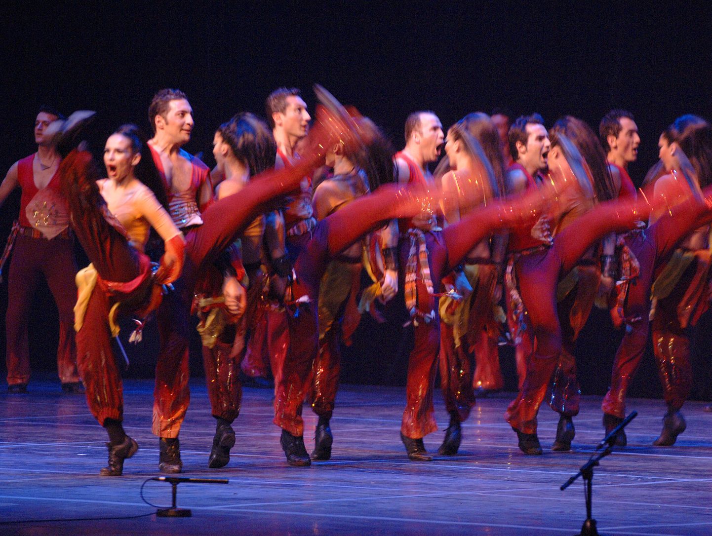 Naisepeksja põhjendas oma tegevust rahvatantsu tantsimisega. Fotol Türgi rahvatantsijad kolbastit tantsimas