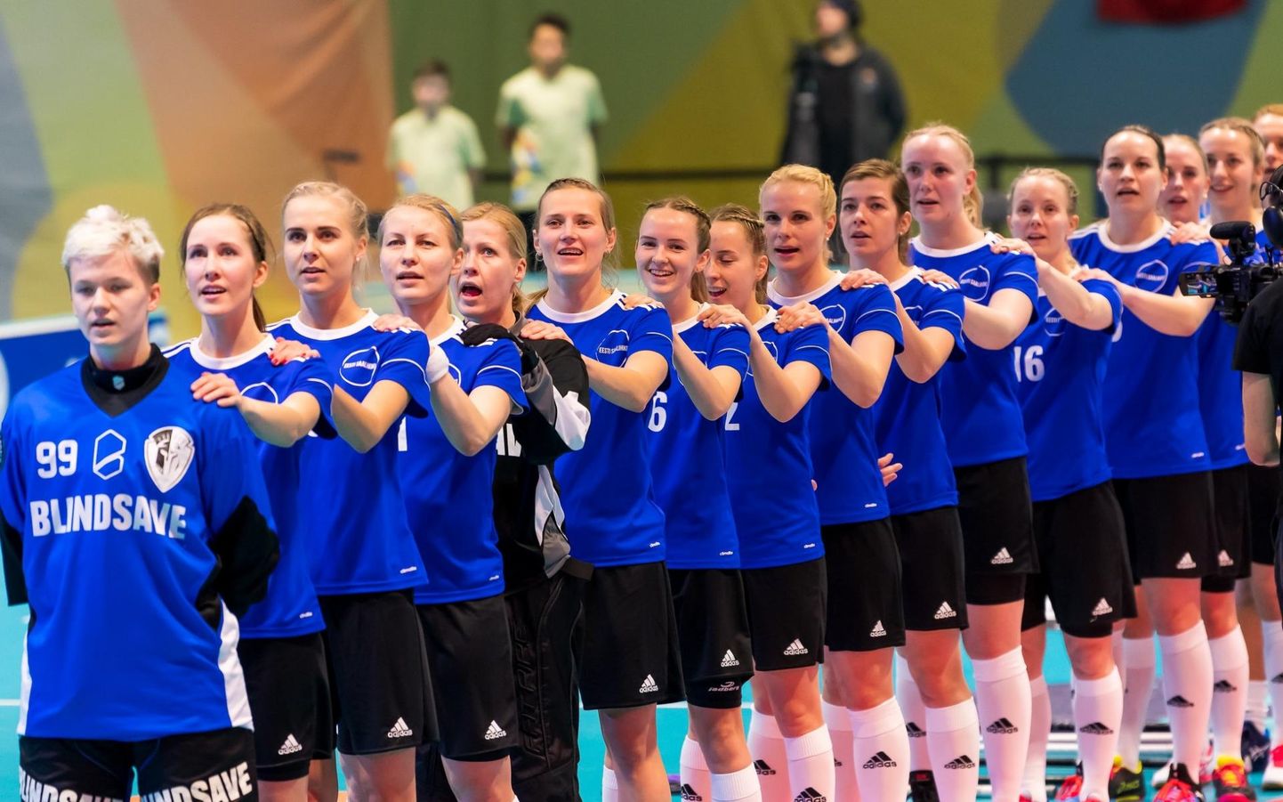 Eesti saalihokikoondis, kus mängivad ka Viljandi juurtega õed Diana Klavan ja Jane Klavan, tuli Šveitsis maailmameistrivõistlustel 14. kohale.