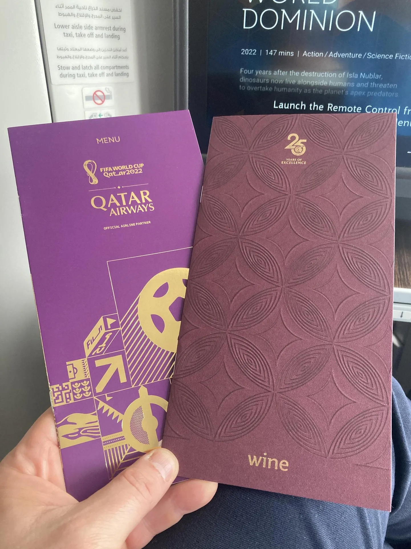Qatar Airwaysi menüü ja veinikaart.