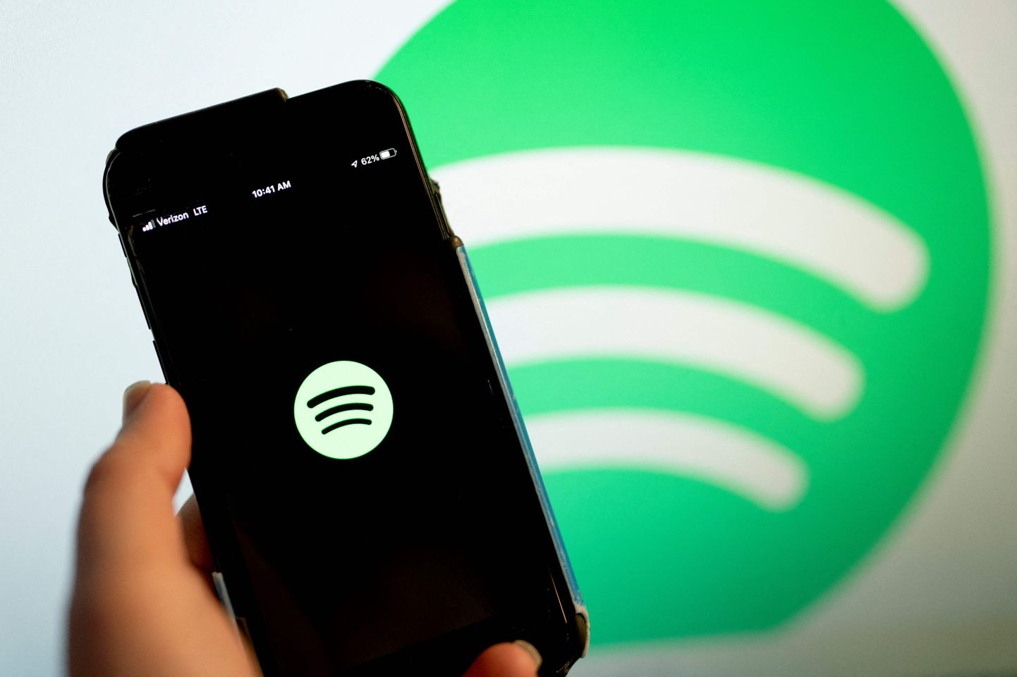 Tehisintellekti loodud muusika on vallutanud Spotify ja seda kuulavad robotid.
